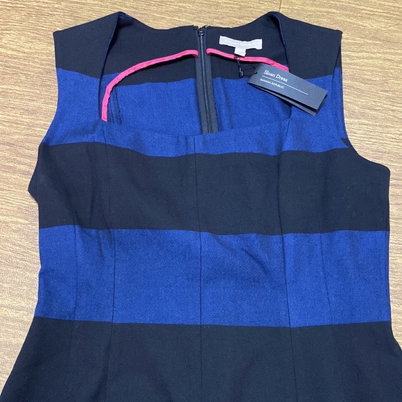 NWT Banana Republic Black and Blue Striped Sloan Sleeveless Dress Size 12 - Picture 3 of 10
